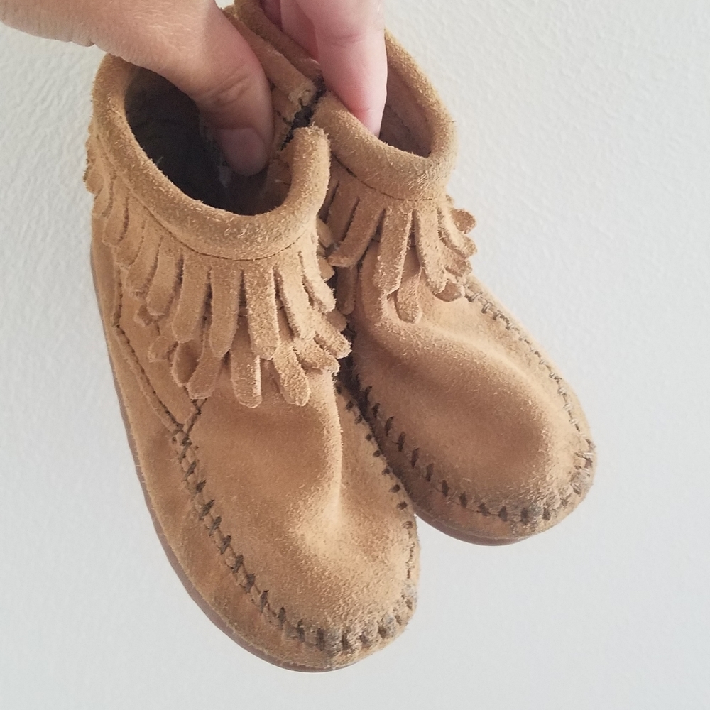 MINNETONKA | Moccasin